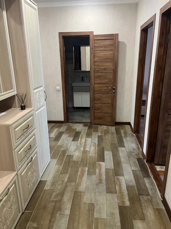 Уютная, просторная двухкомнатная квартира возле ЖД вокзала