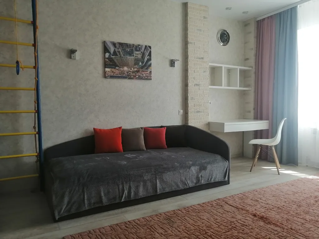 Комфортная евротрешка рядом с ТРЦ Галерея Чижова