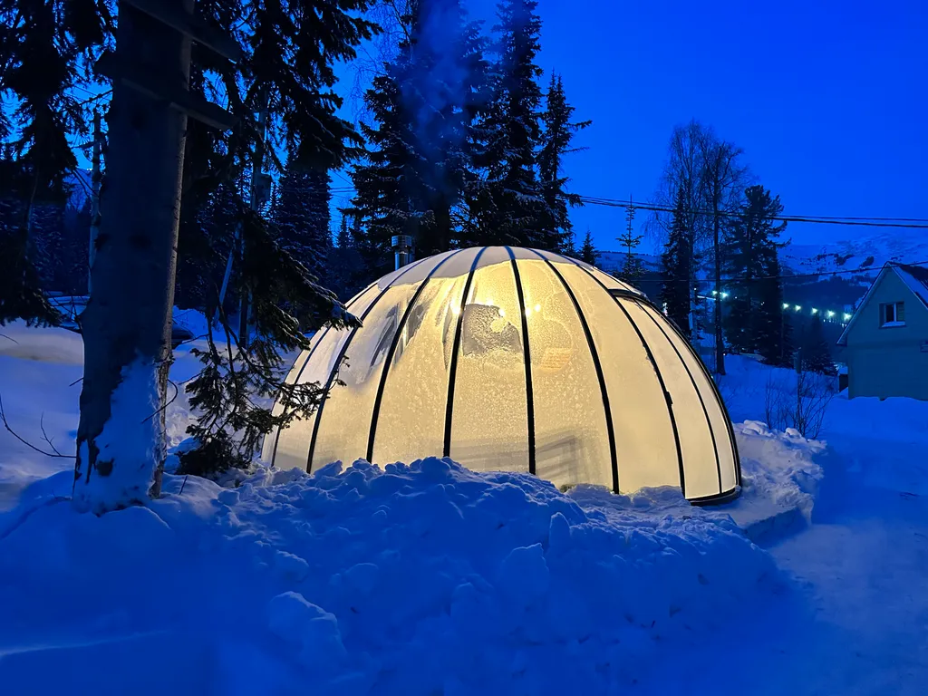 Гостевой домик на горе у подъёмника