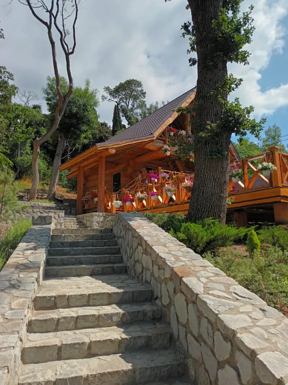 Дом - сруб с видом на море