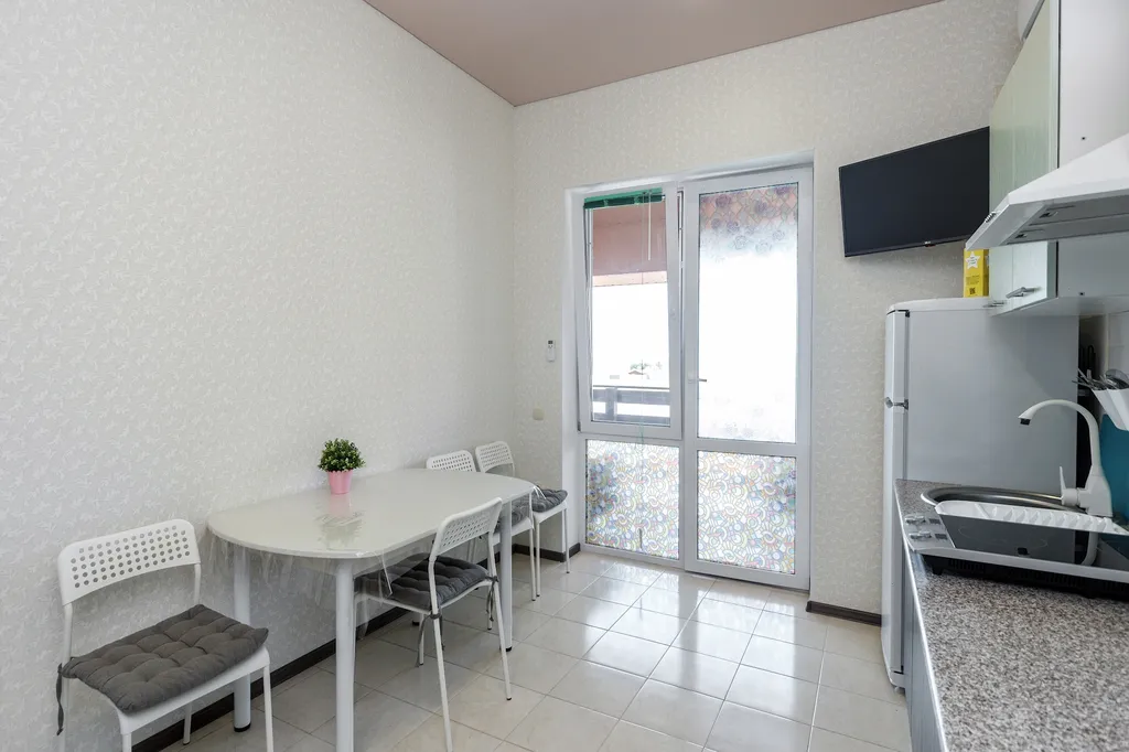 Апартаменты люкс двухкомнатные с большой лоджией и видом на море