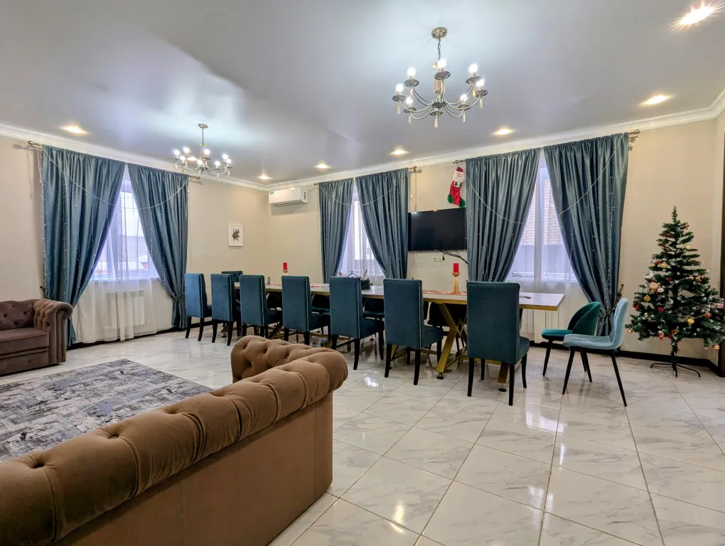 8-комнатный Дом