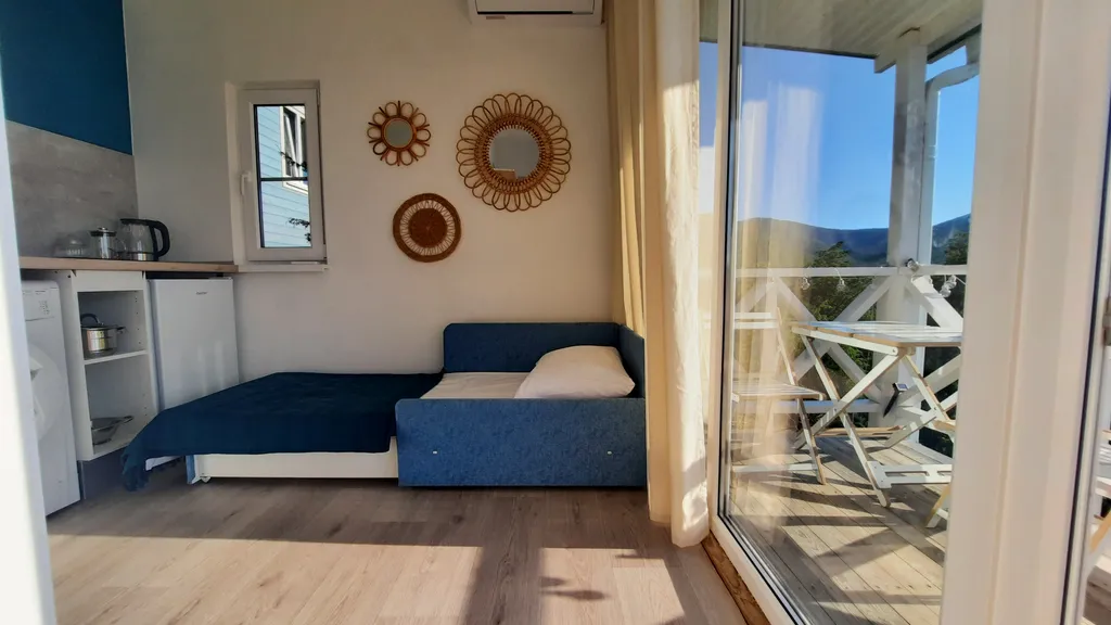 Уютный коттедж с теплым бассейном и видом на холмы Б.Утриша