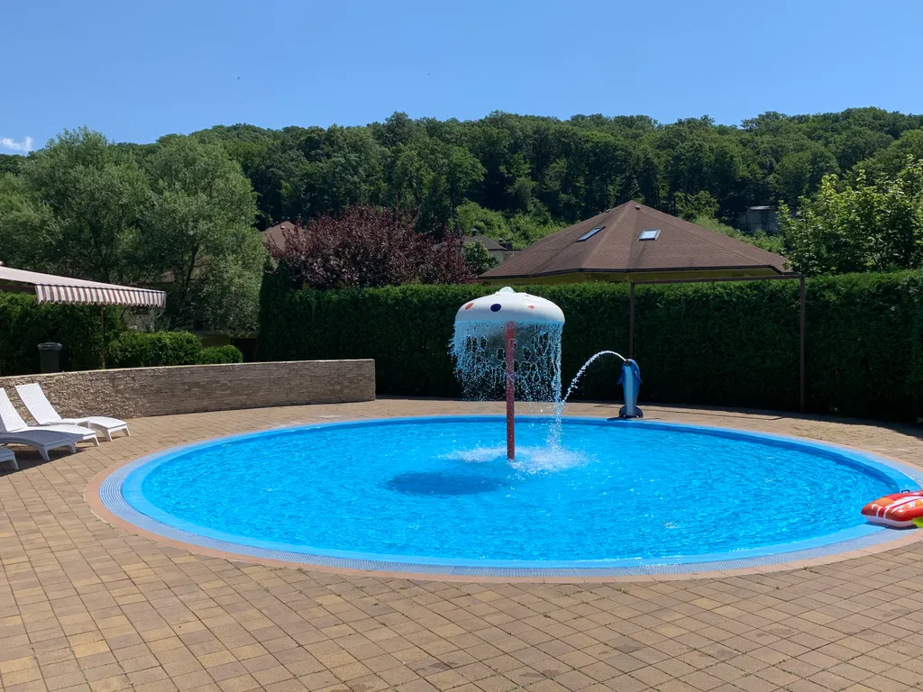 Коттедж Коттедж Семейный таунхаус с двориком, BBQ в курортном поселке — Пляхо