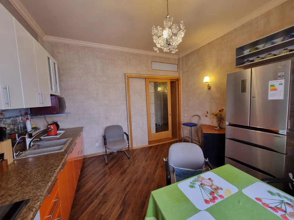 Прекрасная большая квартира в историческом центре грода