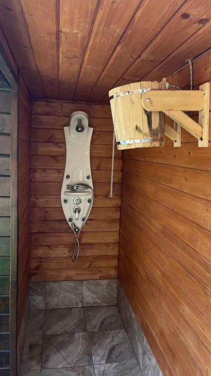 Коттедж Дом в лесу с баней и бассейном — Веселое