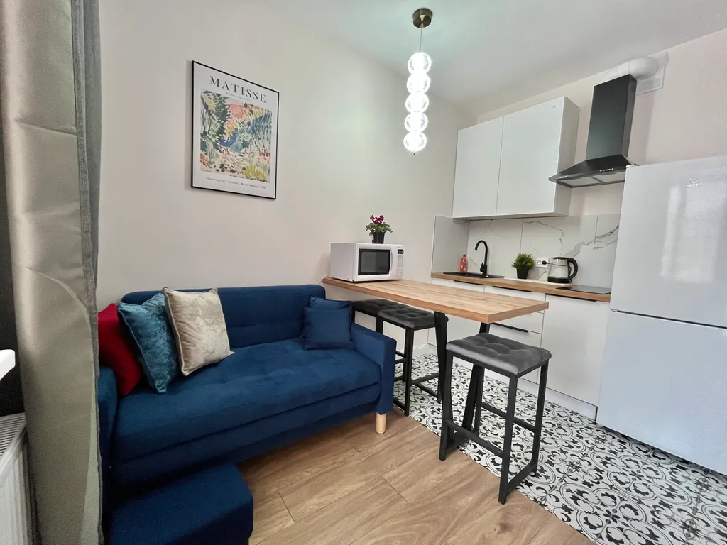 Квартира с панорамными окном в спальне