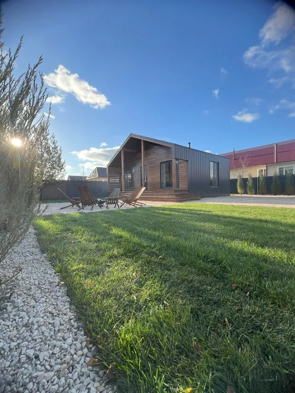 Коттедж Коттедж Барн с панорамными окнами, террасой, баней и купелью — Петровское