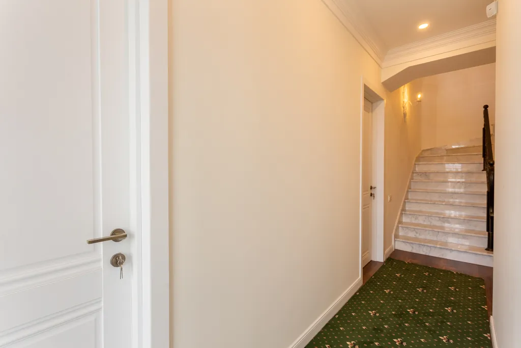 Shindisi Residence, VIP Villa