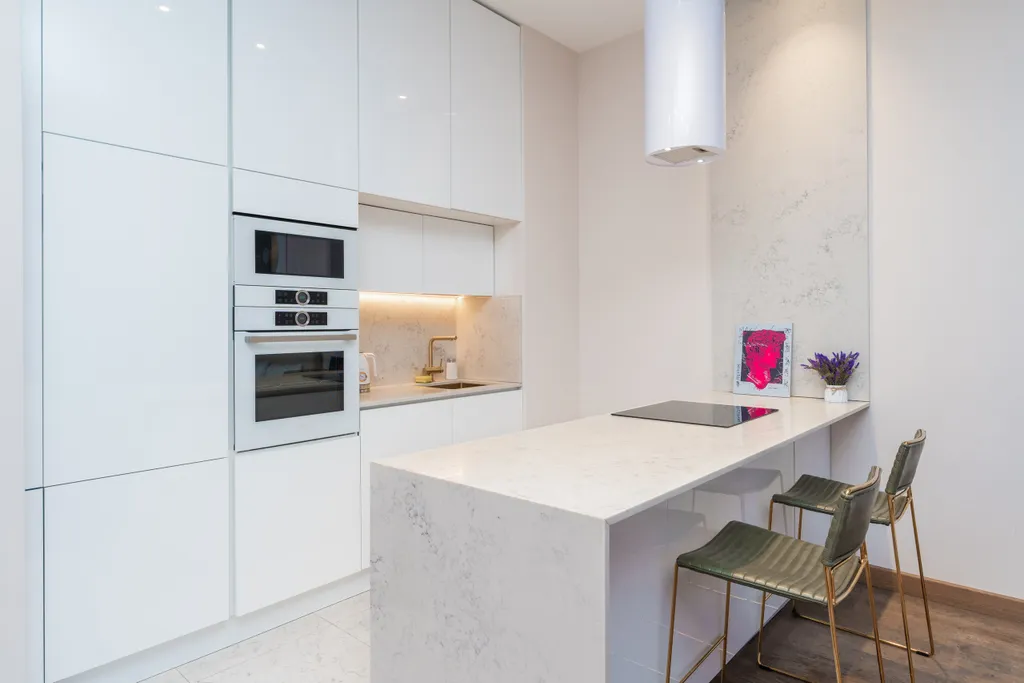 Sky City Moscow LUX Студия с большим окном с видом на башни и город