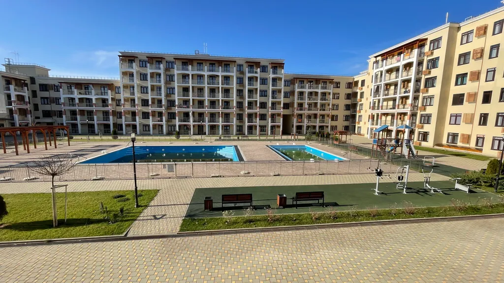 Уютная студия с видом на бассейн