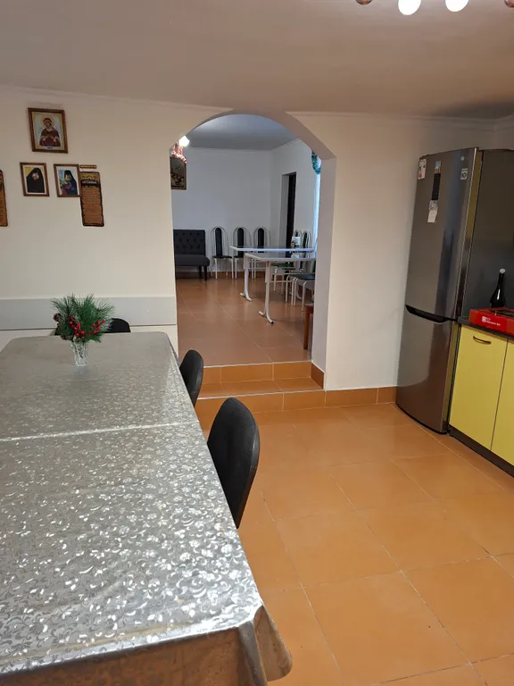 Уютный дом возле термального источника по дороге на курорт Мамисон