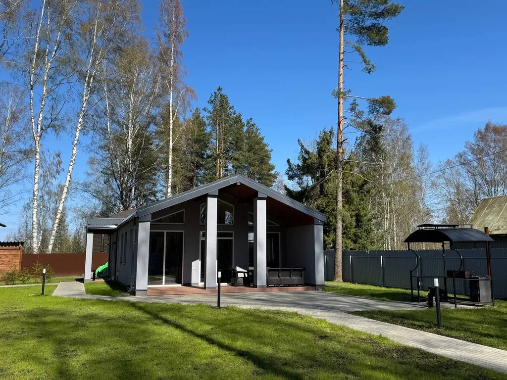 Коттедж Новый коттедж с видом на лес и в трех минутах от озера — Мга