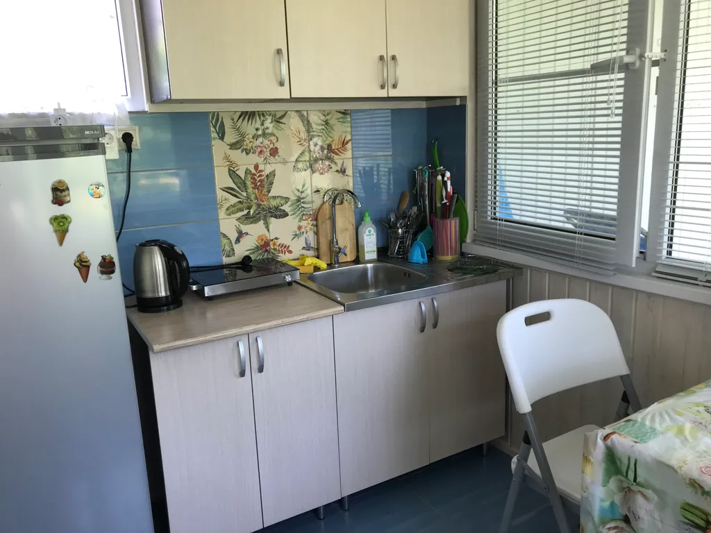 Часть дома с отдельным входом и верандой