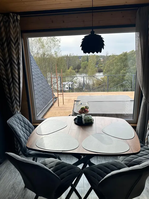 Шале у озера