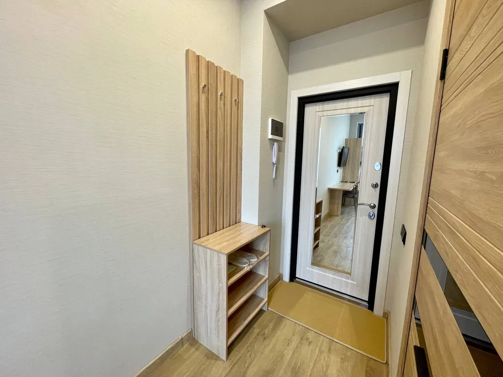 "В Гости!" на Запорожской 69  (1к студия №3 рядом с БЦ "Сити")