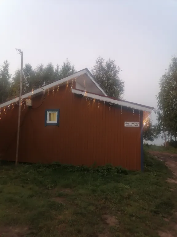 Дом прямо на берегу Беломоро-Балтийского канала "Дикая клюква"