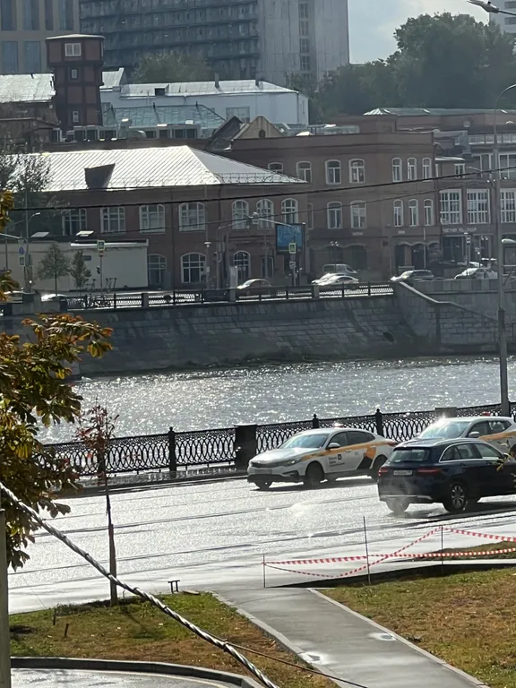 Квартира 4-комнатная Квартира — Москва