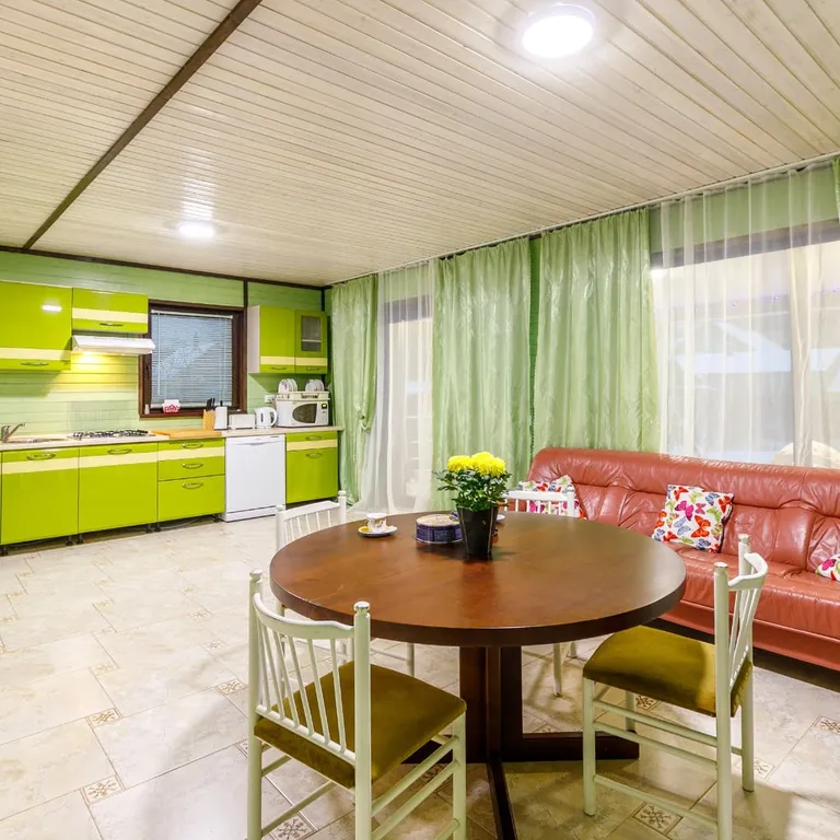 Теплый дом Игора рядом