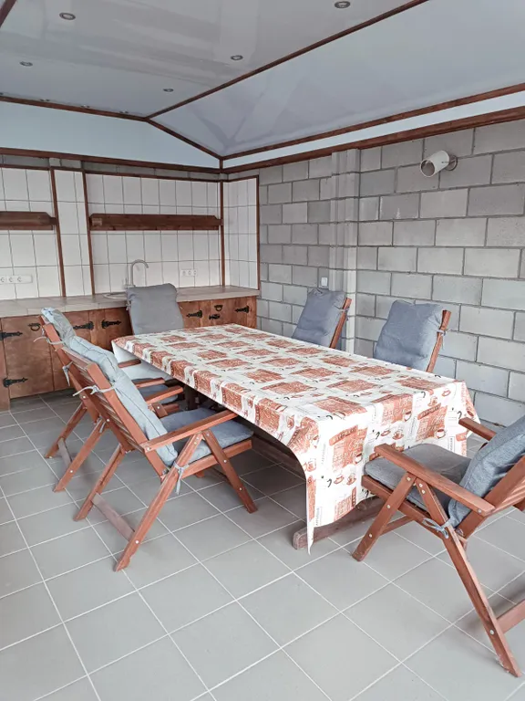 Уютный дом в живописном поселке у моря