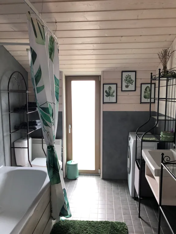 Коттедж Дом на прилесном участке в окружении реки — Горки