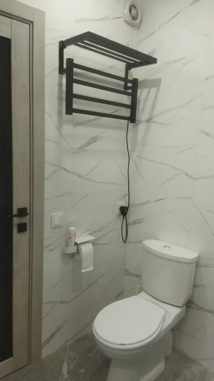 Дом с уютным двориком в тихом районе