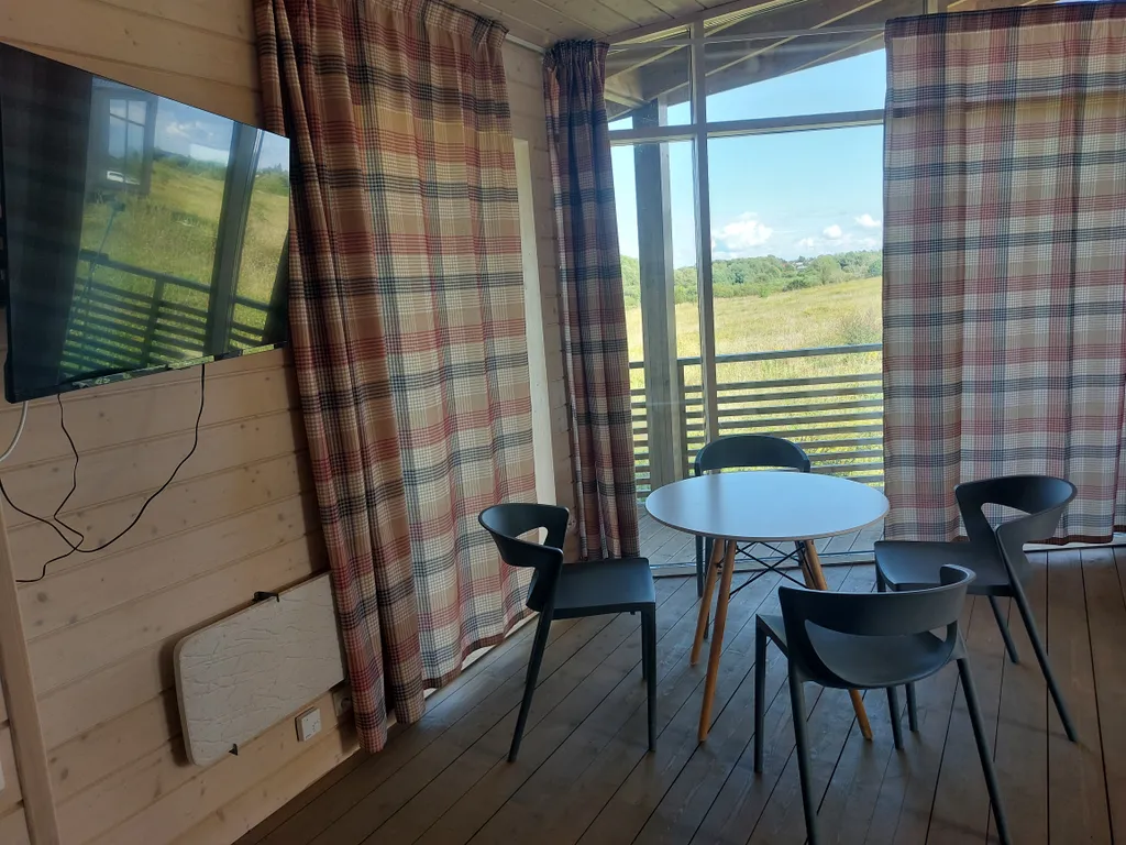 Дом с видом на озеро