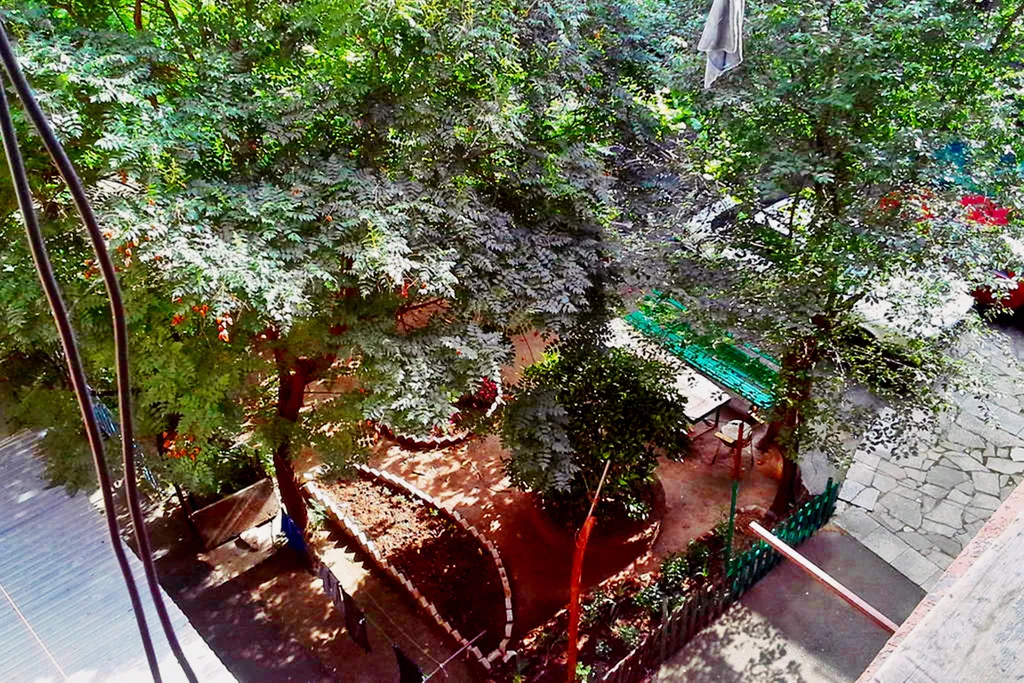 Двухуровневый апартамент с балконом в старом городе