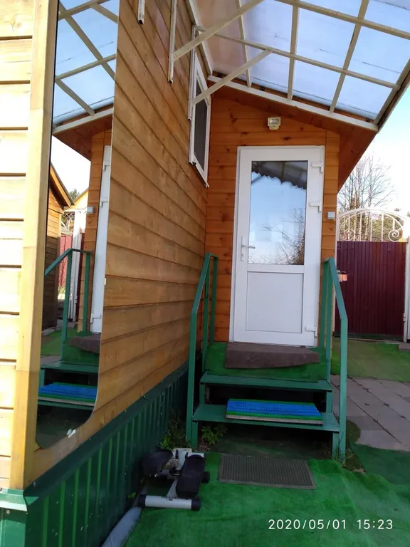 Домик у берега Волги