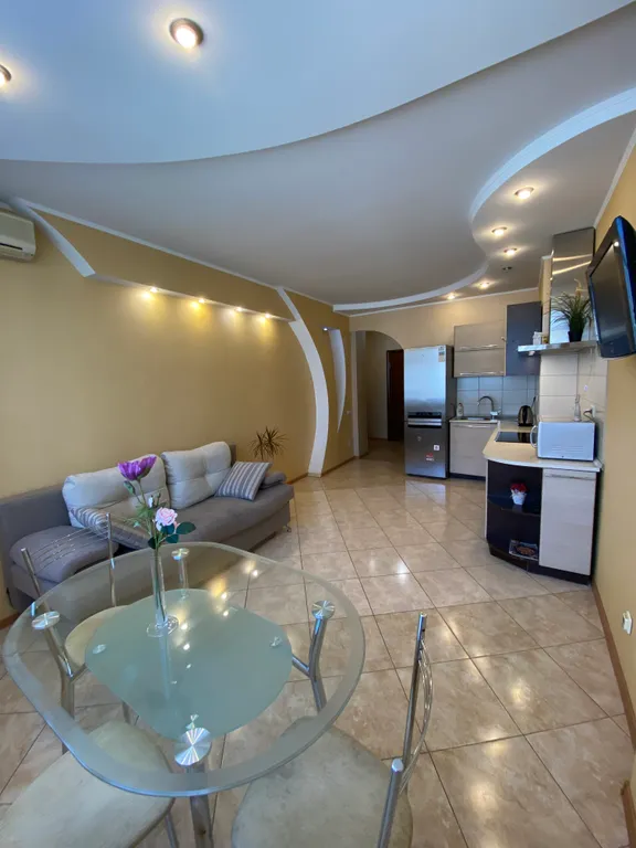 Квартира у центральной площади рядом с набережной