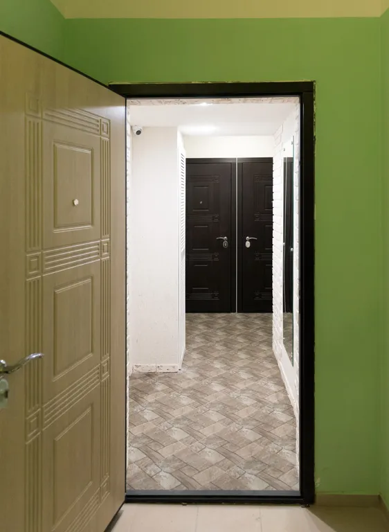 Уютная студия в центре города в стиле лофт с балконом