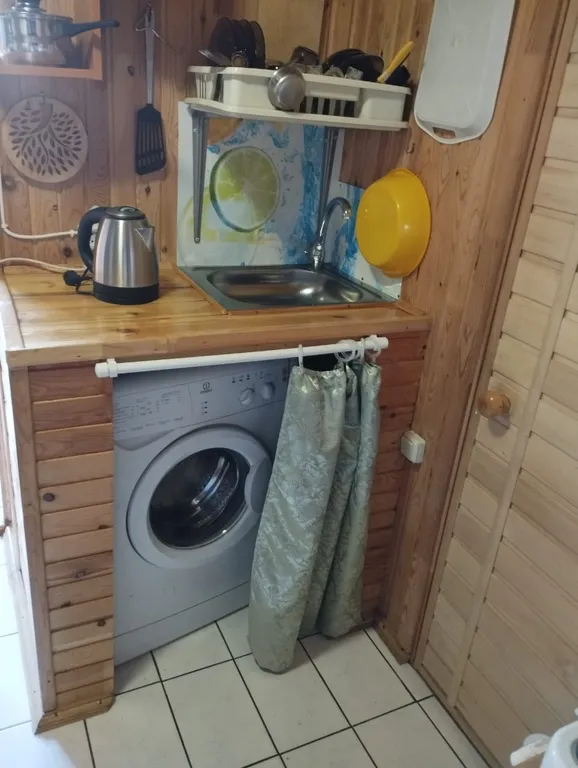 Коттедж Гостевой домик вдали от берега и шума с кухней, туалетом, душем. — аренда посуточно в Яровое