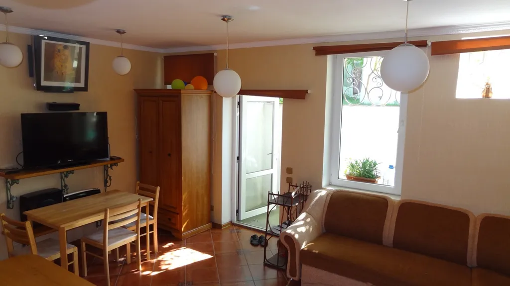 Коттедж Апартаменты на первой линии к морю — аренда посуточно в Евпатория