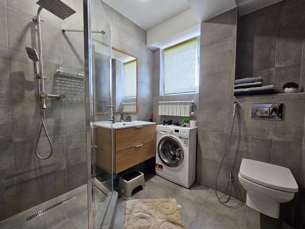 Большая квартира с видом на море