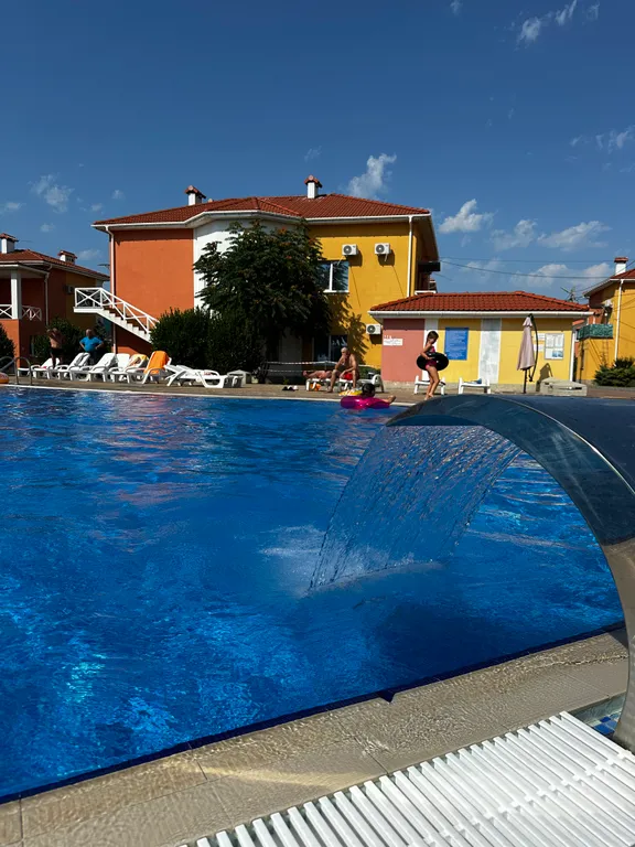 Аппартамент с видом на море и бассейном