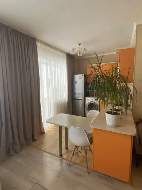 Уютная студия в центре с великолепным видом на горы