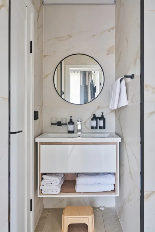 Коттедж Домик у реки в окружении сосен с камином, сауной и чаном — Семеновское