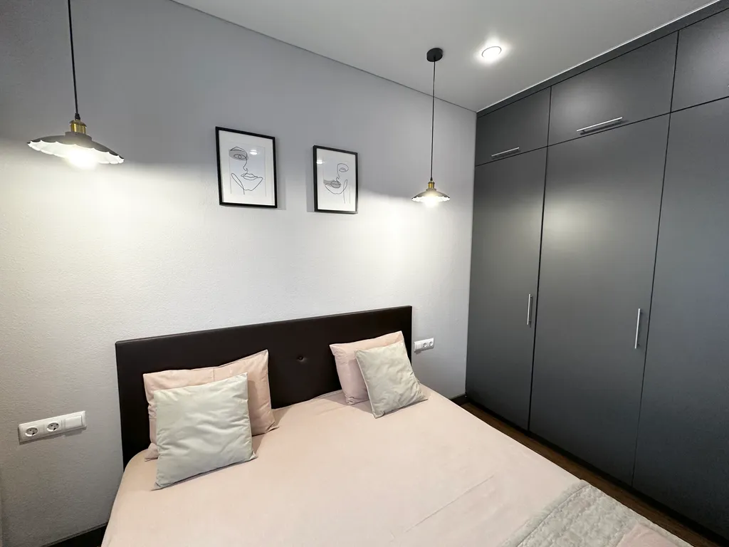 Двухкомнатная квартира в центре города, Российская, Набережная, Арбат