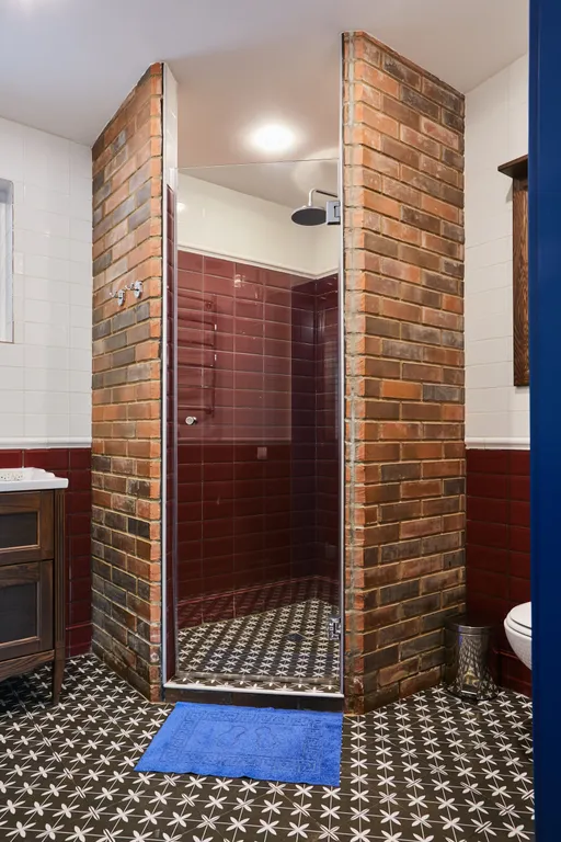 Большой коттедж с 5 спальнями, камином и террасой, Василек