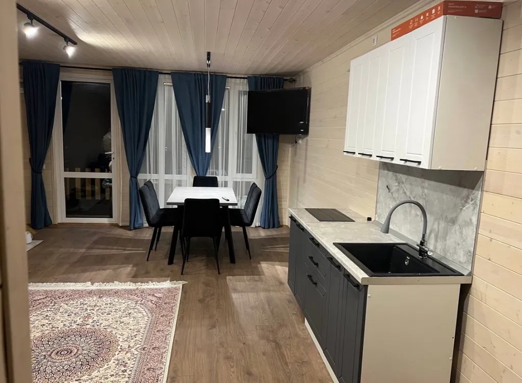 Дом в лесу с видом на горы Барнхаус Барс