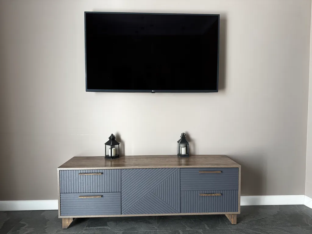 Дом в тихом месте, со своим минипляжем