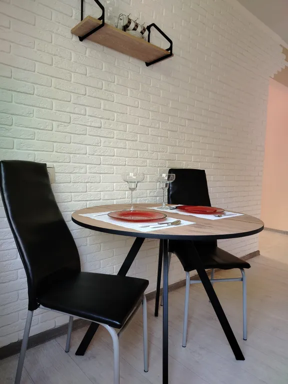 Отличная двушка с видом на сквер