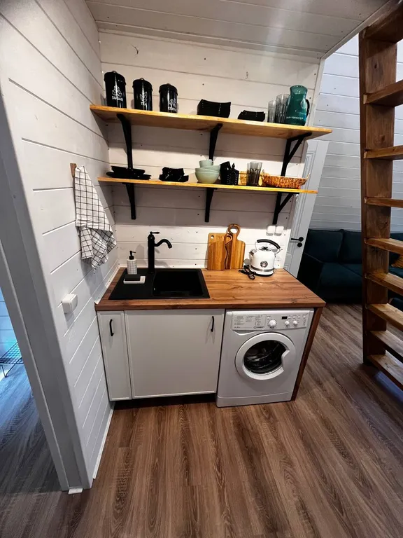 Домик с видом на лес