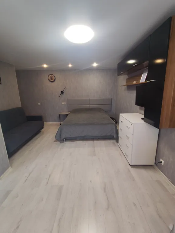 Чистая квартира с балконом, с wi-fi в центре города — аренда посуточно в Дзержинск