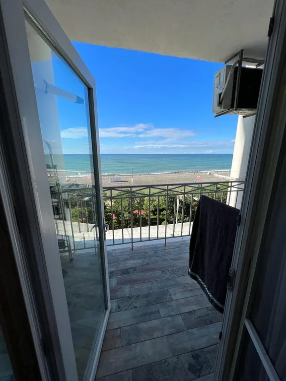 Квартира с видом на море на первой береговой линии