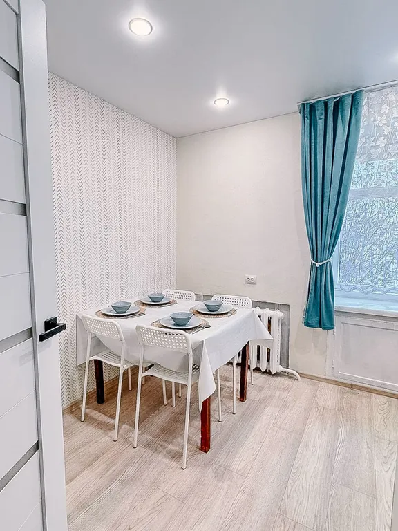 Свежая трешка с раздельными комнатами в тихом районе города