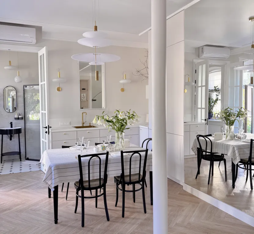 Апартаменты Аристократ на пешеходной площади