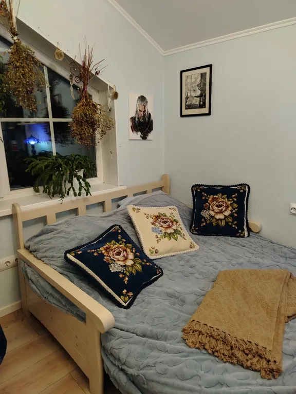 Уединенная часть дома с садом и барбекю