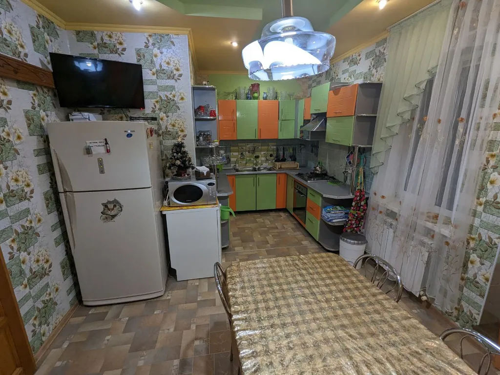 2-х этажный коттедж со всеми удобствами и русской банькой на дровах