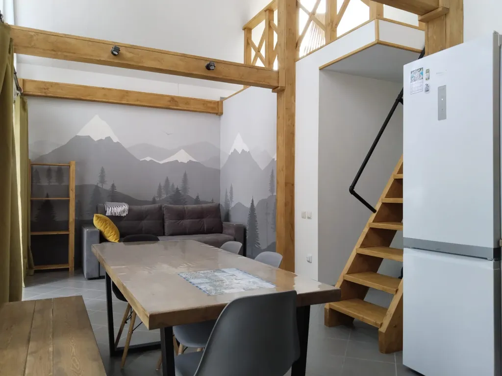 Уютный дом с панорамными окнами в пол